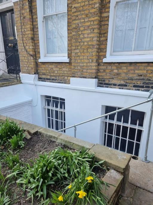 Entire Ground Floor Flat, Free Off-Street Parking And Large Garden Daire Londra Dış mekan fotoğraf